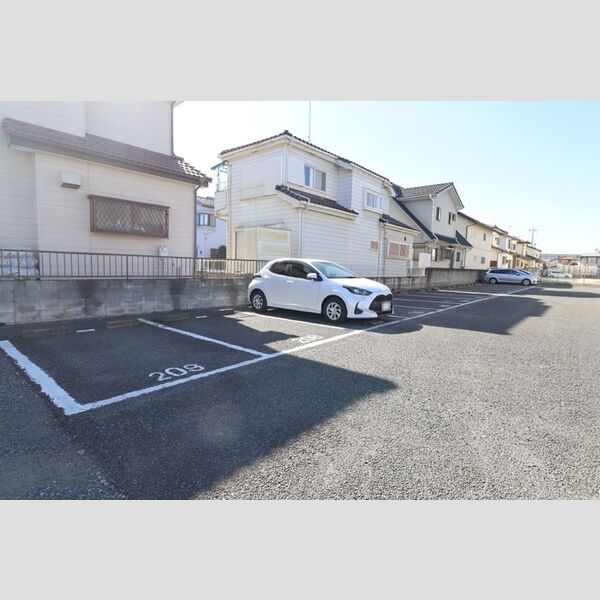 ハイツ定栄　E 駐車場
