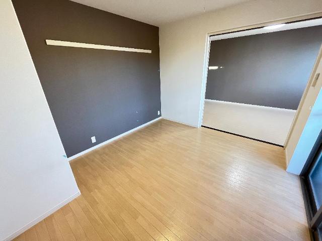 ハーベイロード 南側洋室