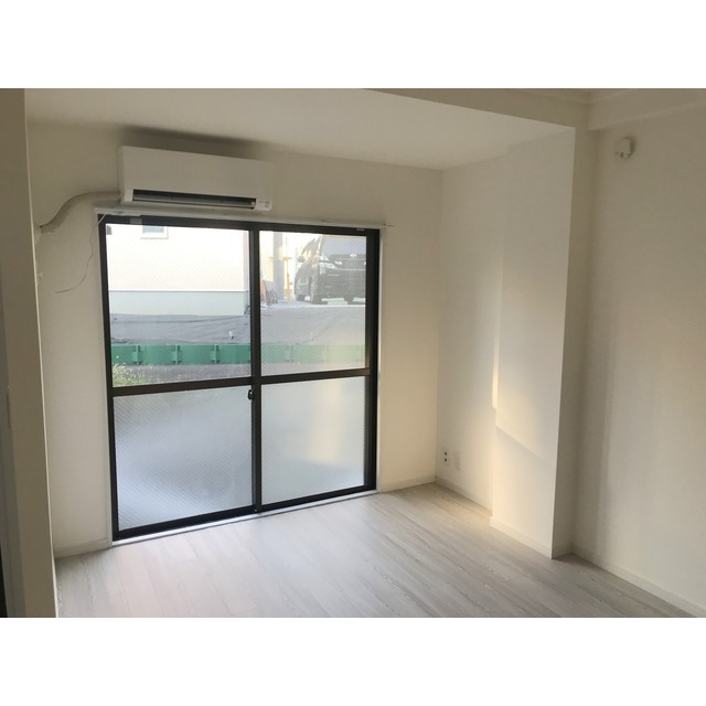 リバーサイドツルミ101号室 リビング