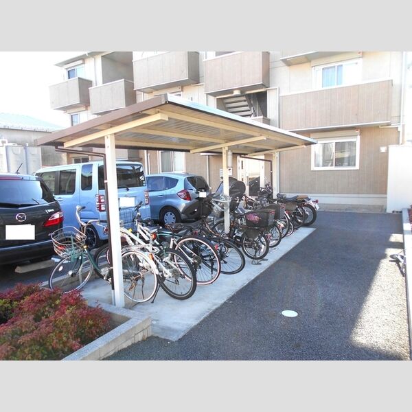リバーサイド・ヴィラ201号室 駐輪場