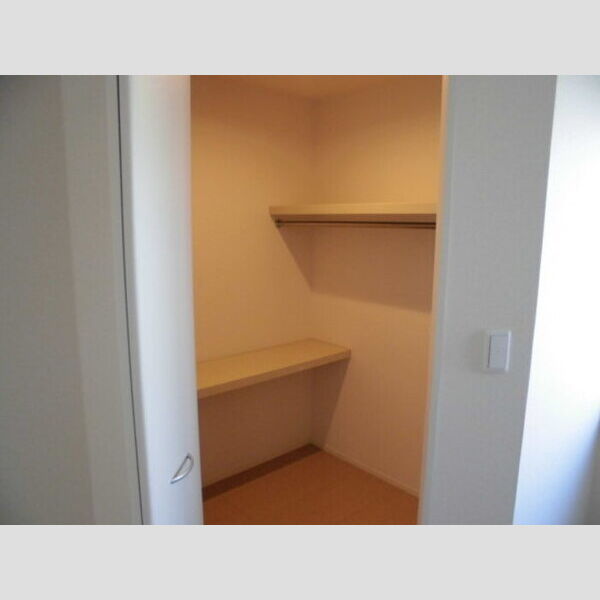 フローラハウス ウォークインクローゼット