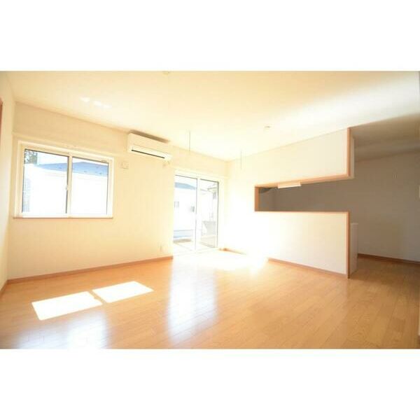 能ヶ谷四丁目戸建A リビング