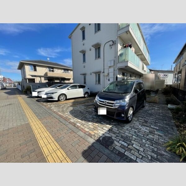 ベルファミーユ 駐車場