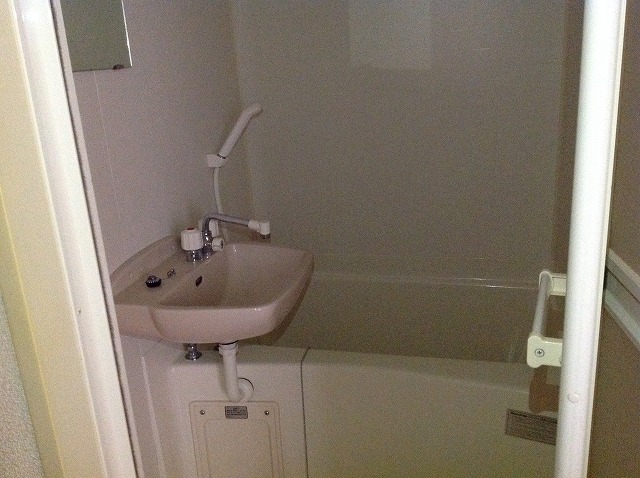 レオパレス中浦和102号室 ゴミ庫