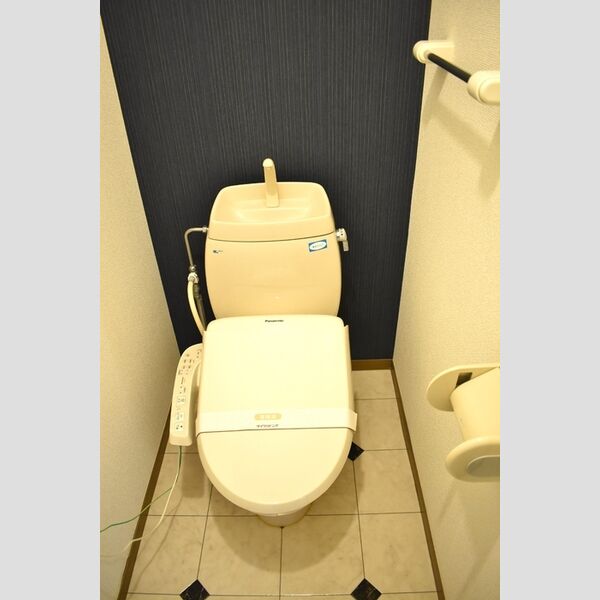 エントピアマルオカ202号室 温水洗浄暖房便座