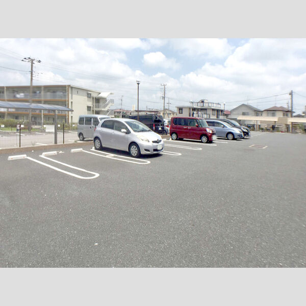 ルミエール 駐車場