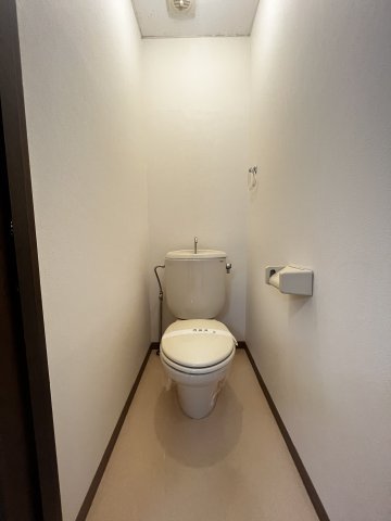 ウィンドテラス南行徳0302号室 トイレ