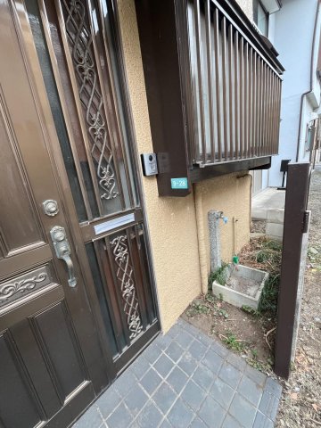 小手指南4丁目戸建 庭に水栓があります