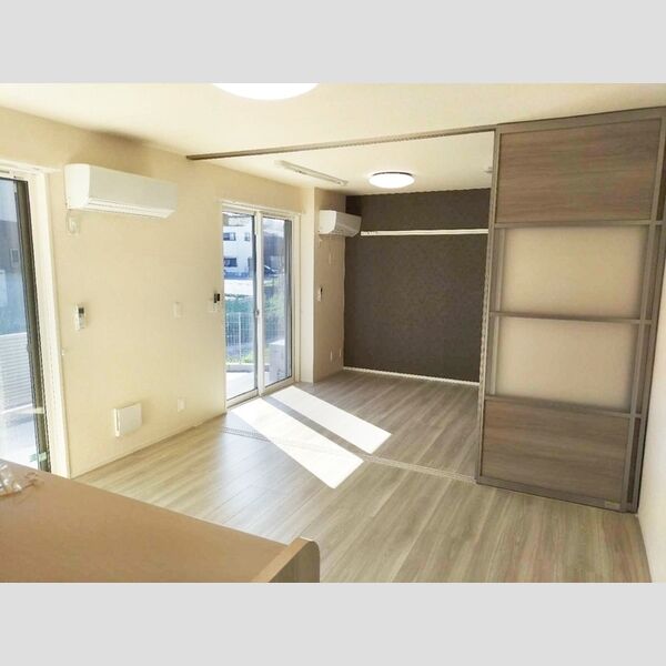 ルミエール五井・Ⅰ103号室 リビングから洋室①