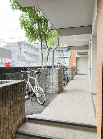 プライムアーバン新宿落合102号室 自転車駐輪場