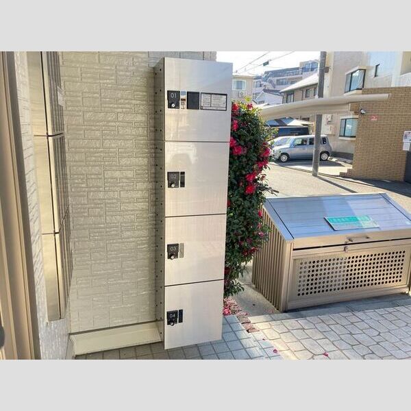 コンフォールえのき 宅配ボックス