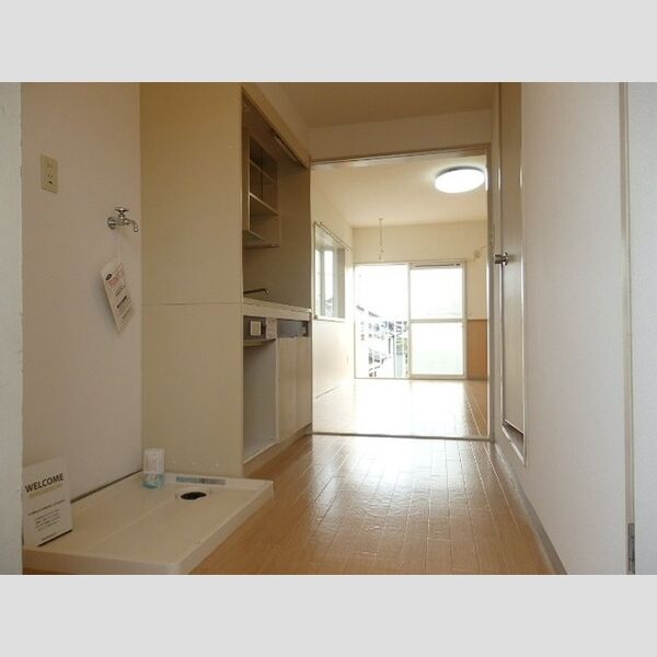 クローバーハイツ201号室 玄関