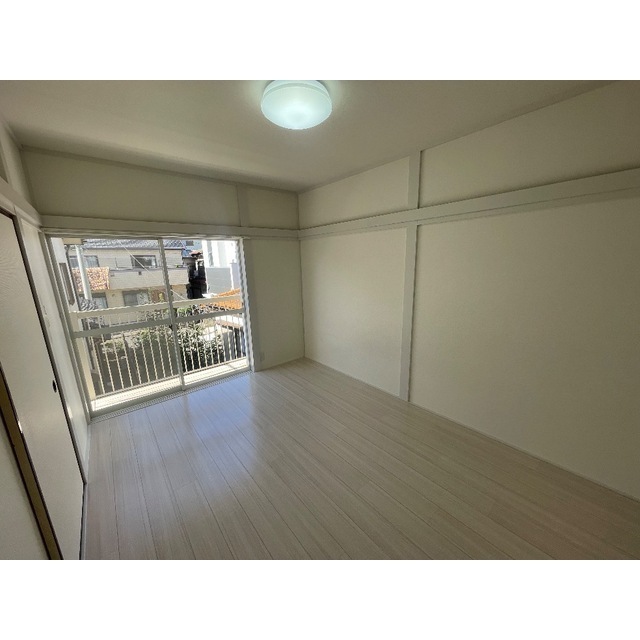 キャロットハウス岸町202号室 内観