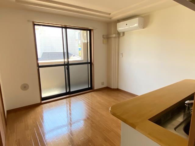 サンライフ・プラザ205号室 リビング