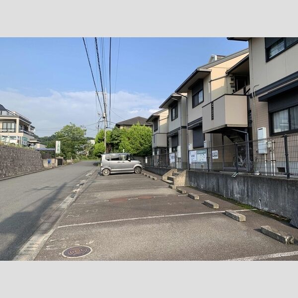 サンヒルズ西山　ABCC101号室 駐車場