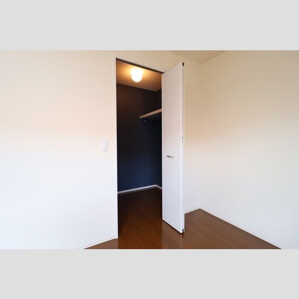 ヴィラ・グランメールⅡ ウォークインクローゼット