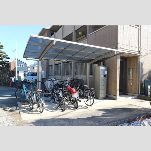 クレイドル303号室 駐輪場