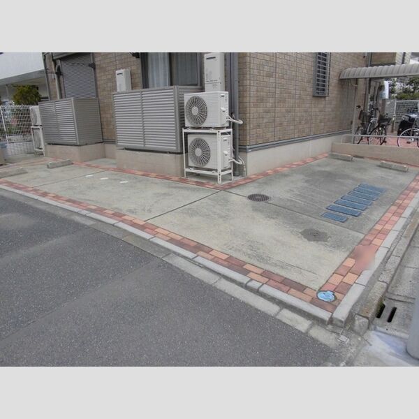 ウィルモア 駐車場