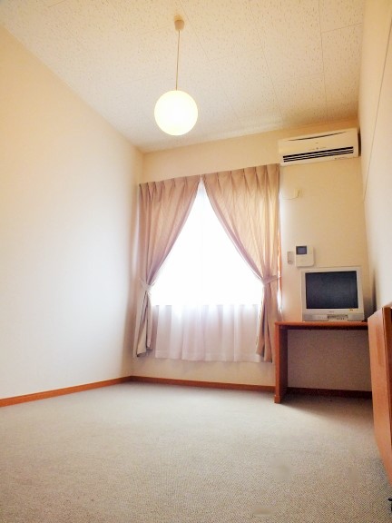 レオパレスＵＲＢＡＮ　ＴⅢ 寝室