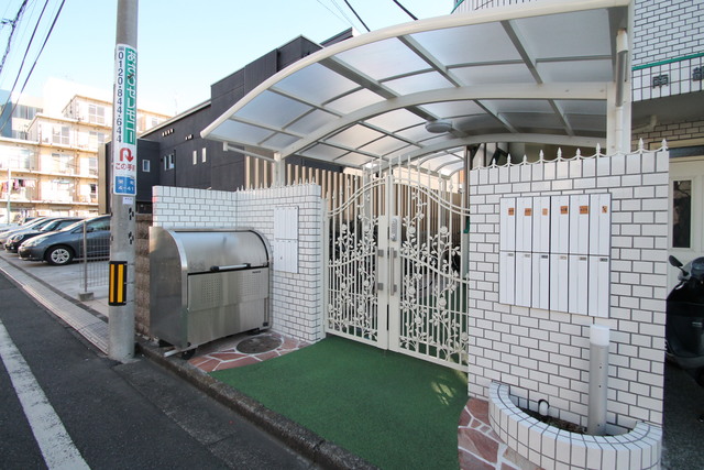 パールハイツ立川3階 エントランス！