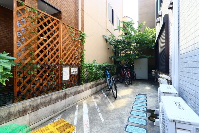 フェリオ千住緑町2階 駐輪場