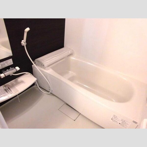 アクシスハイツ203号室 追い焚き機能付き一坪風呂