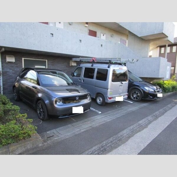 シルフィッド　Ⅰ　Ⅰ 駐車場