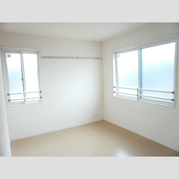 Bogor Residence302号室 北側洋室♪