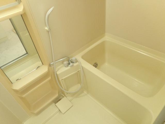 サンセヴィラージュ103号室 バス