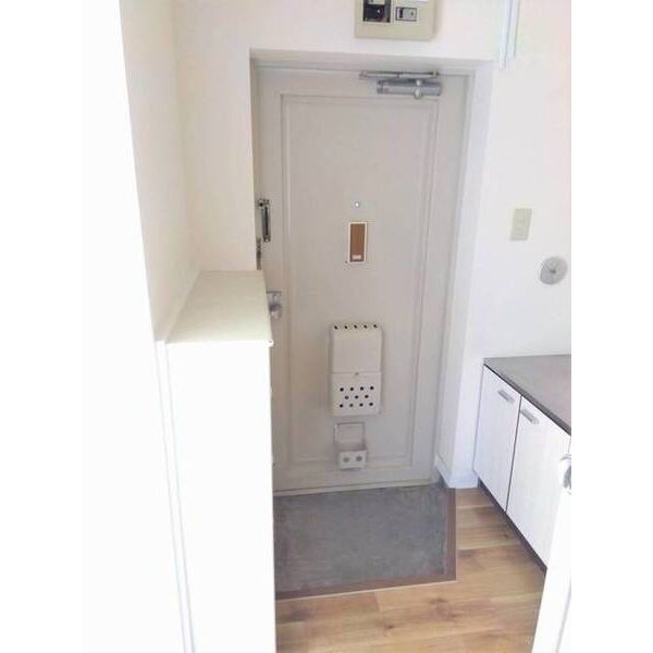 ホワイトハウスⅡ 玄関