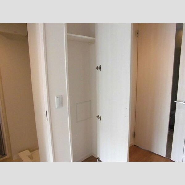 グランフロント・ジョウエイ207号室 物入