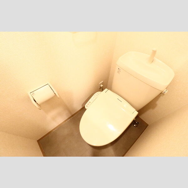 クリエール吉川105号室 温水洗浄暖房便座