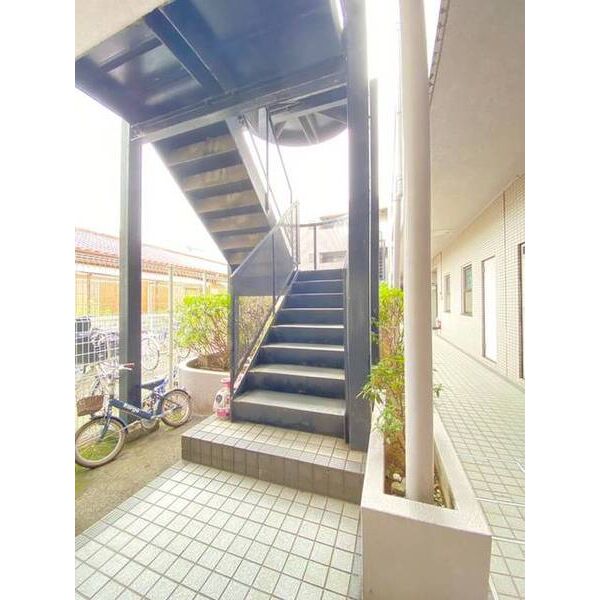 グリーンガーデン武蔵浦和0205号室 同建物別部屋の参考画像