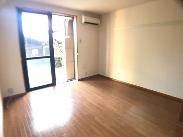 ボン・フルーレ102号室 室内