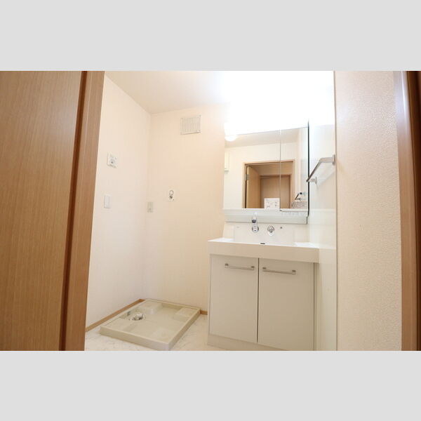 カンタービレ 洗髪洗面化粧台・洗濯機置き場