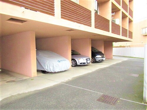 ハウス・エプタ０２０６号室 駐車場