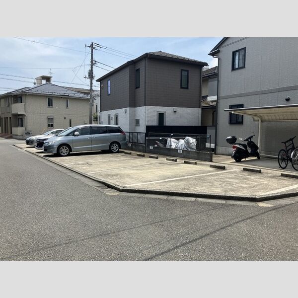 シルフィード103号室 駐車場