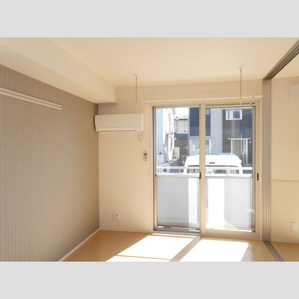 D-roomあずま町　B102号室 洋室