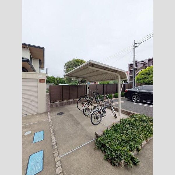 ラルーシェ 周辺