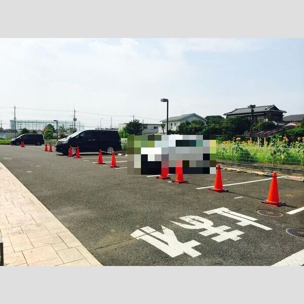 ピアニィ・レイディクス 駐車場