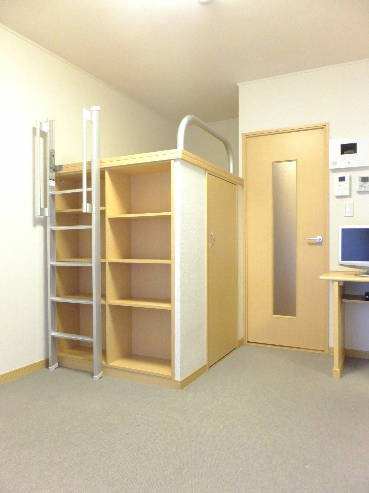 レオパレス萬　壹番館 2Ｆはじゅうたん