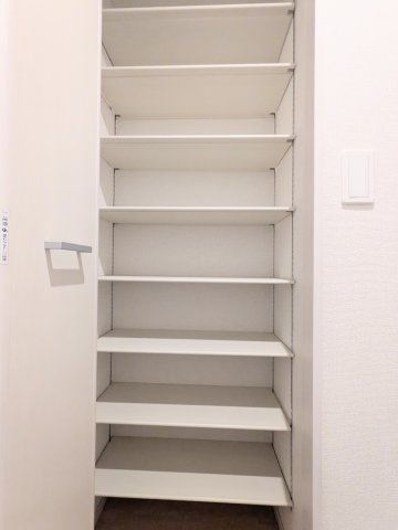 ソラシアレジデンス学芸大学Ⅱ0103号室 収納