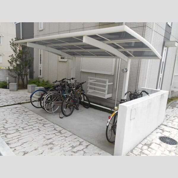 ヘリオス吉川美南　プルートーン 駐輪場