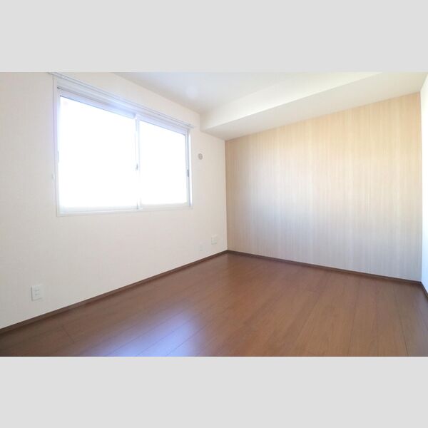 ヘリオス吉川美南　ゼウス 洋室