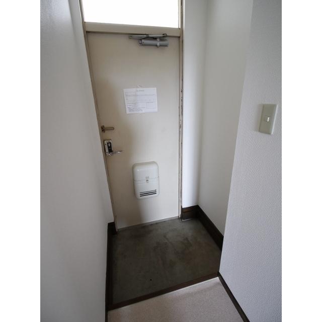 フラワーハイツ 玄関