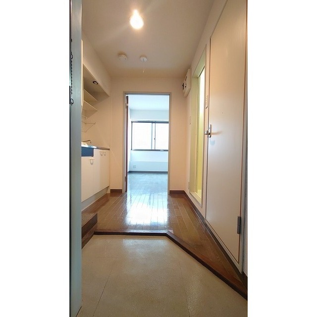 アベニール曙橋 玄関