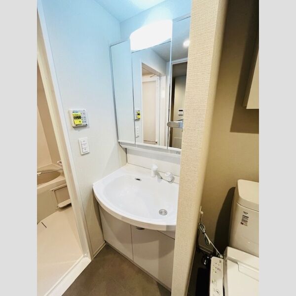 ファンディ平塚705号室 洗髪洗面化粧台