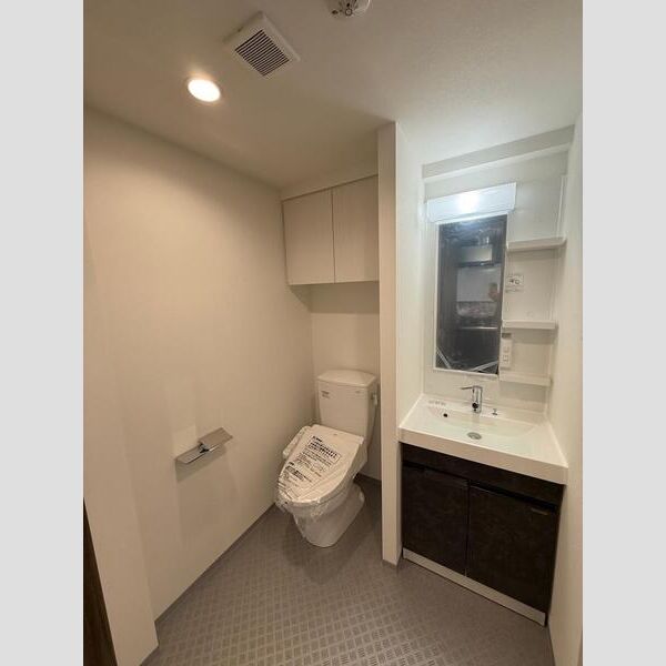 MAXIV横浜吉野町SOUTH302号室 玄関