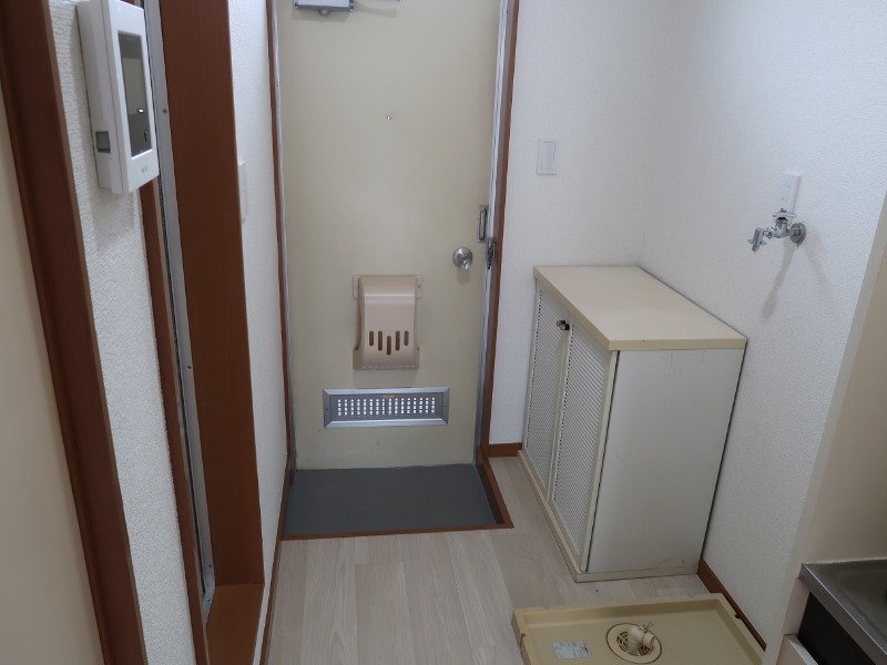 ハッピーハイツ2階 玄関