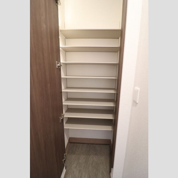 Noble villa浦和美園102号室 シューズクローク